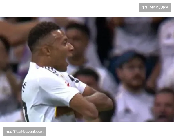 贝林厄姆再献关键进球助皇马力克巴萨 赫伊森肘击动作引发热议